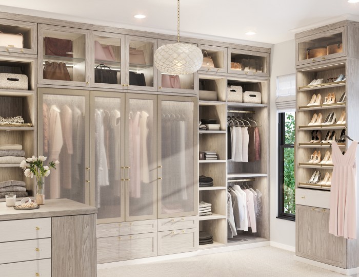 Modern bedroom closet design